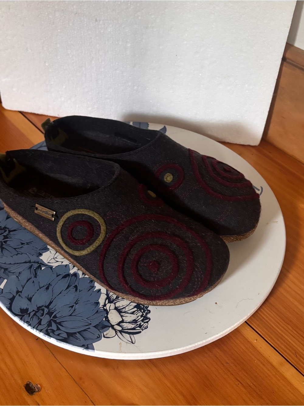 Haflinger Wool Swirl Clogs Charcoal Burgundy EU 40 US 9